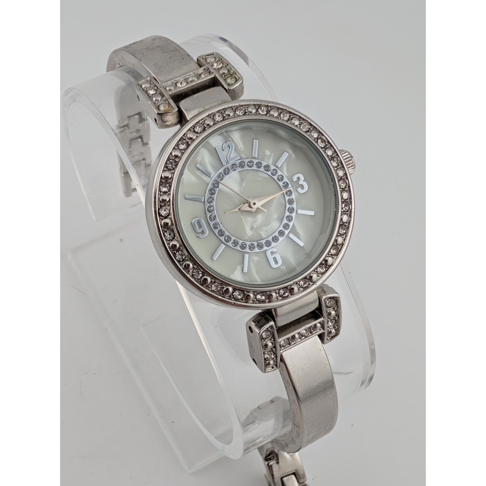 Women's Quartz Watch 28mm Case Silver 7.25" Band‎ Pearlized Dial- New Battery